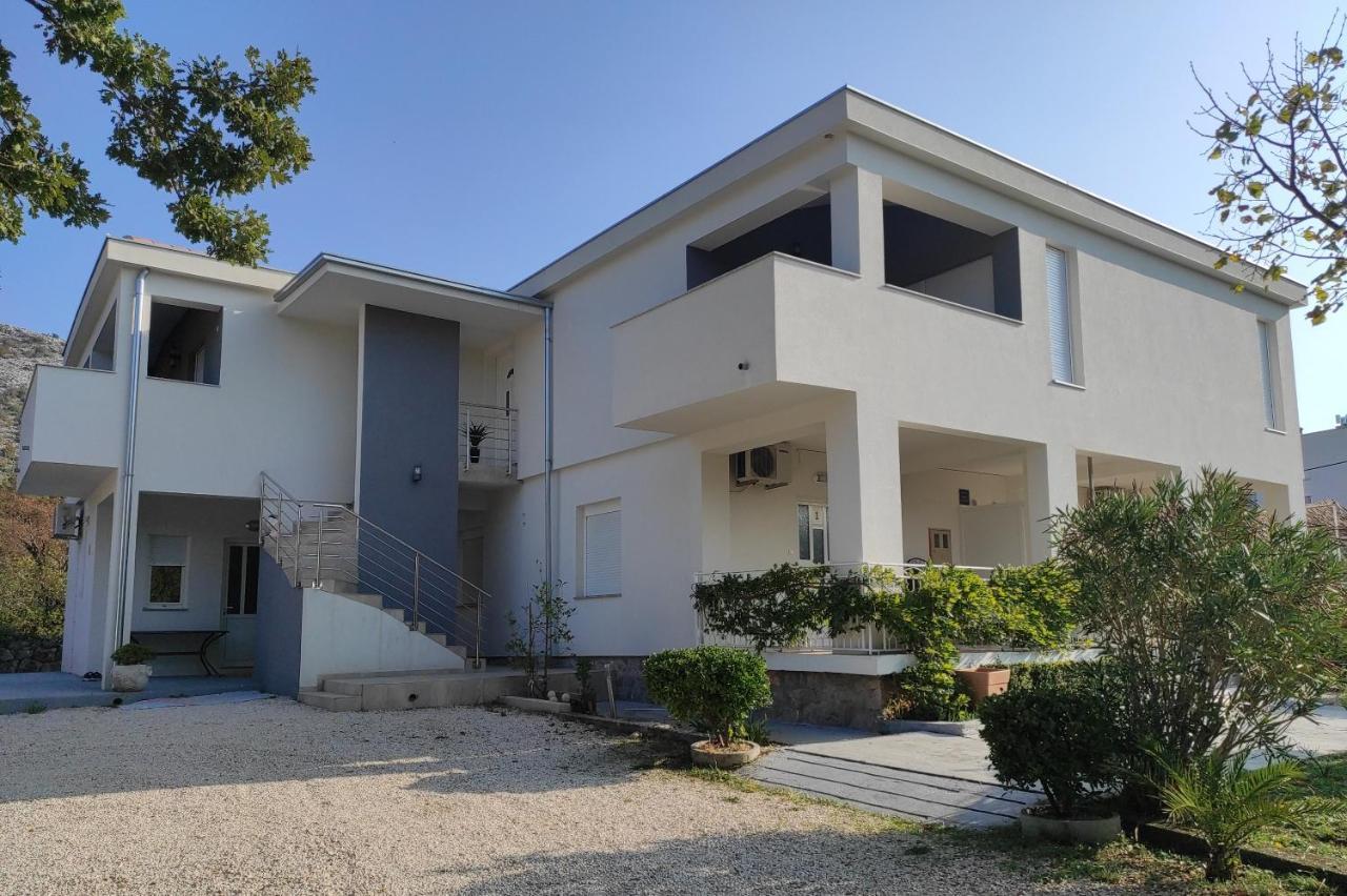 Apartments Bucica Dvori Starigrad Paklenica Exterior photo