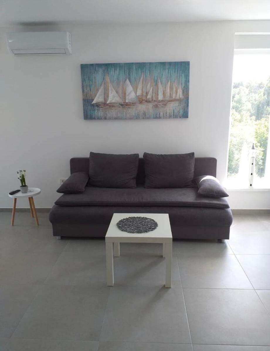 Apartments Bucica Dvori Starigrad Paklenica Exterior photo