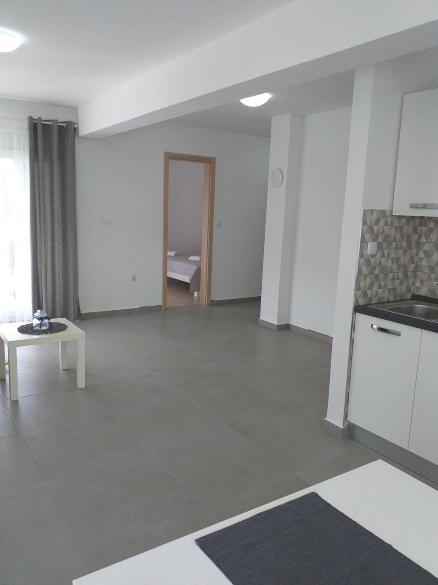 Apartments Bucica Dvori Starigrad Paklenica Exterior photo
